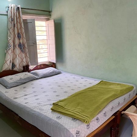 Kalyan Guesthouse ฮัมปี ภายนอก รูปภาพ