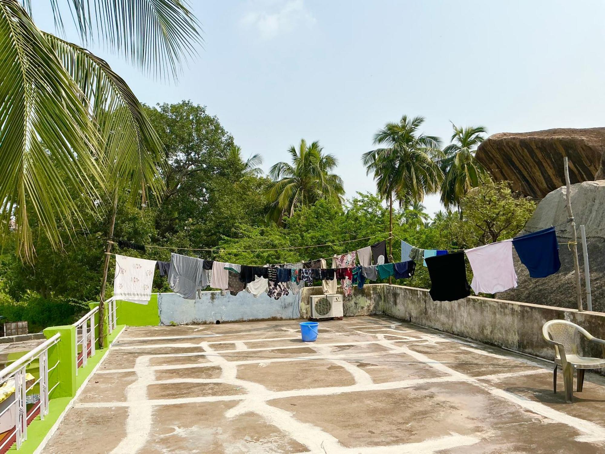 Kalyan Guesthouse ฮัมปี ภายนอก รูปภาพ